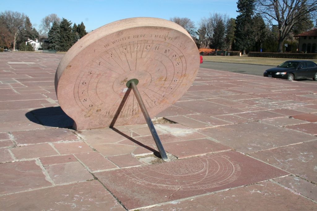 Go to the Antique Chinese Sundial page